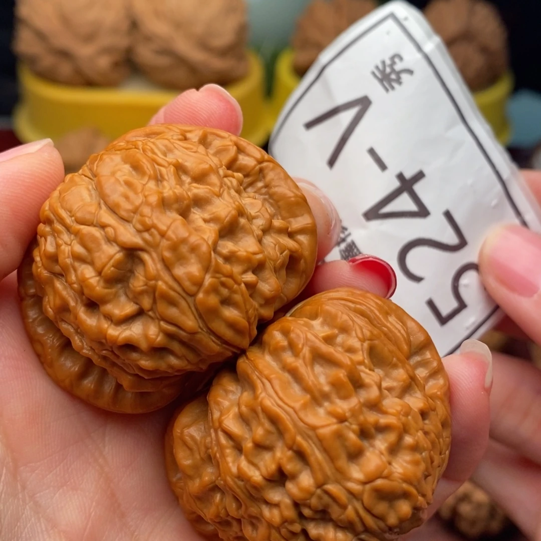 把件桃核白狮子42……