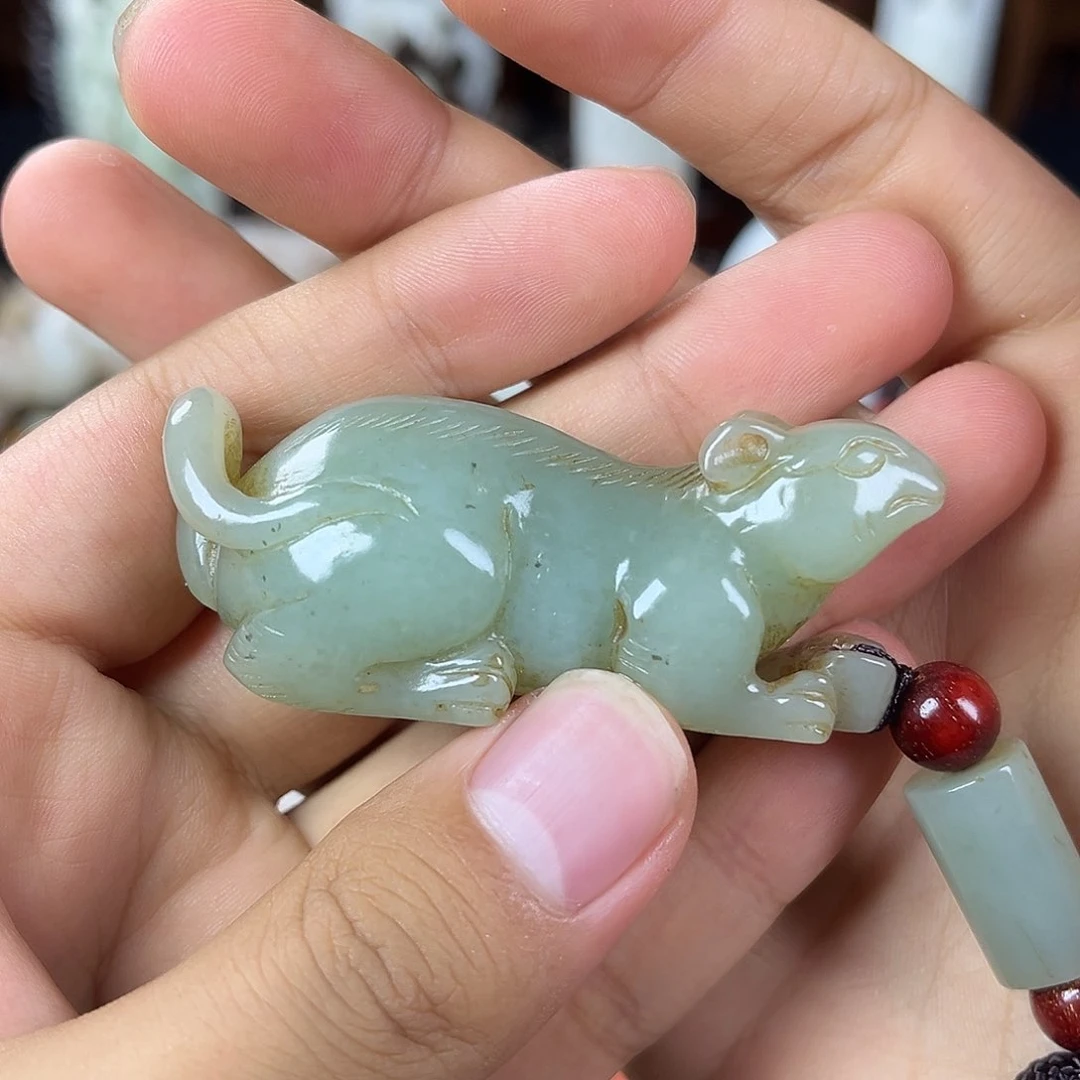 和田玉未镶嵌把件