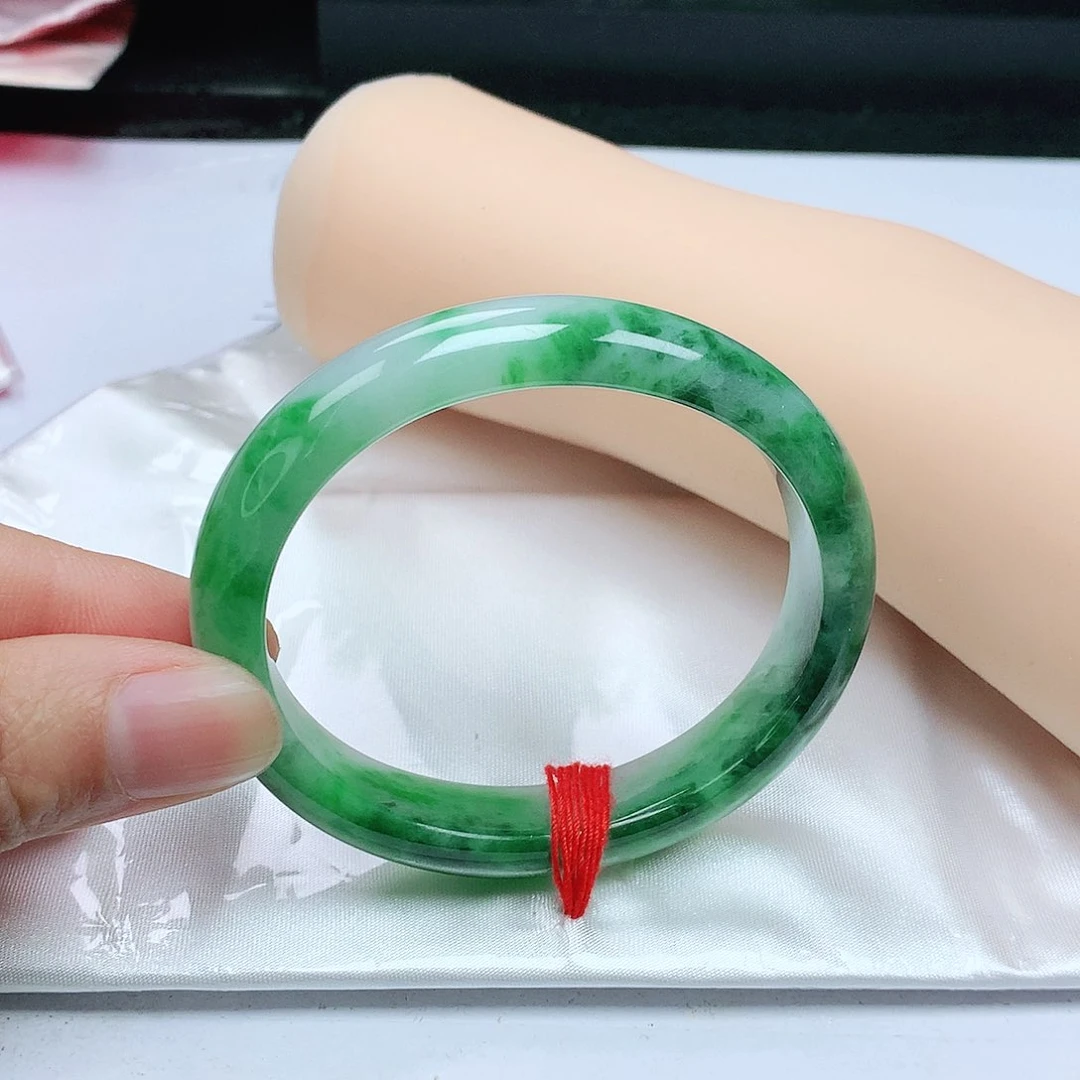翡翠手镯（贵妃镯）未镶嵌