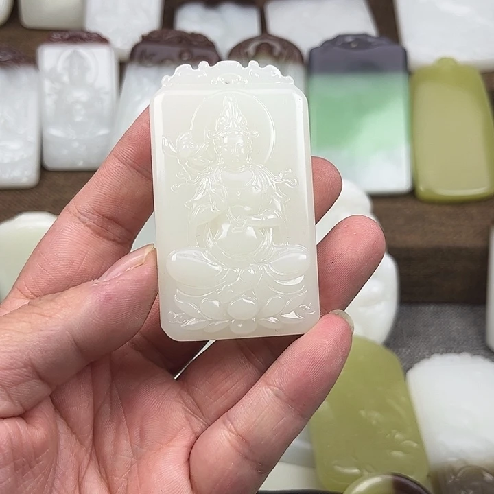 和田玉未镶嵌颈饰