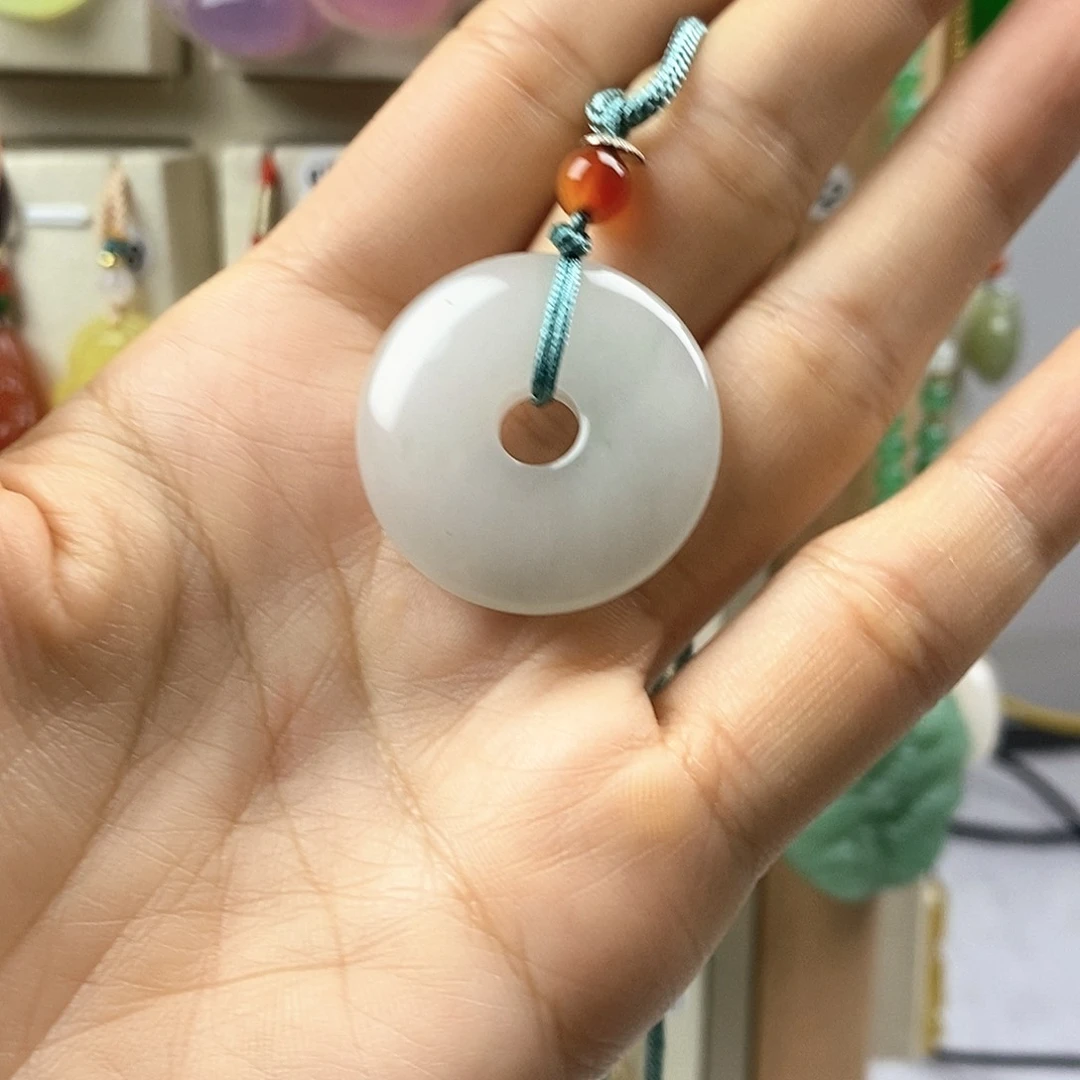 太***阳石英质玉未镶嵌颈饰