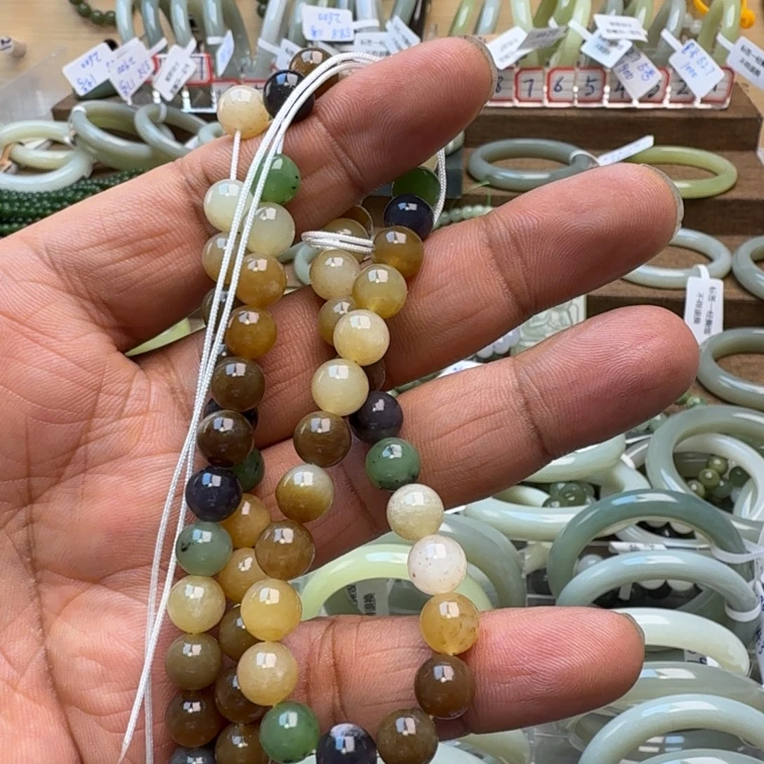 喵***米和田玉未镶嵌手镯