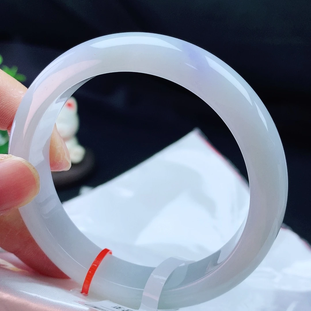 翡翠手镯未镶嵌57圈