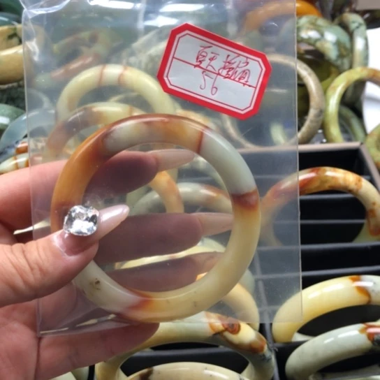 蛇纹石玉未镶嵌手镯夏***.