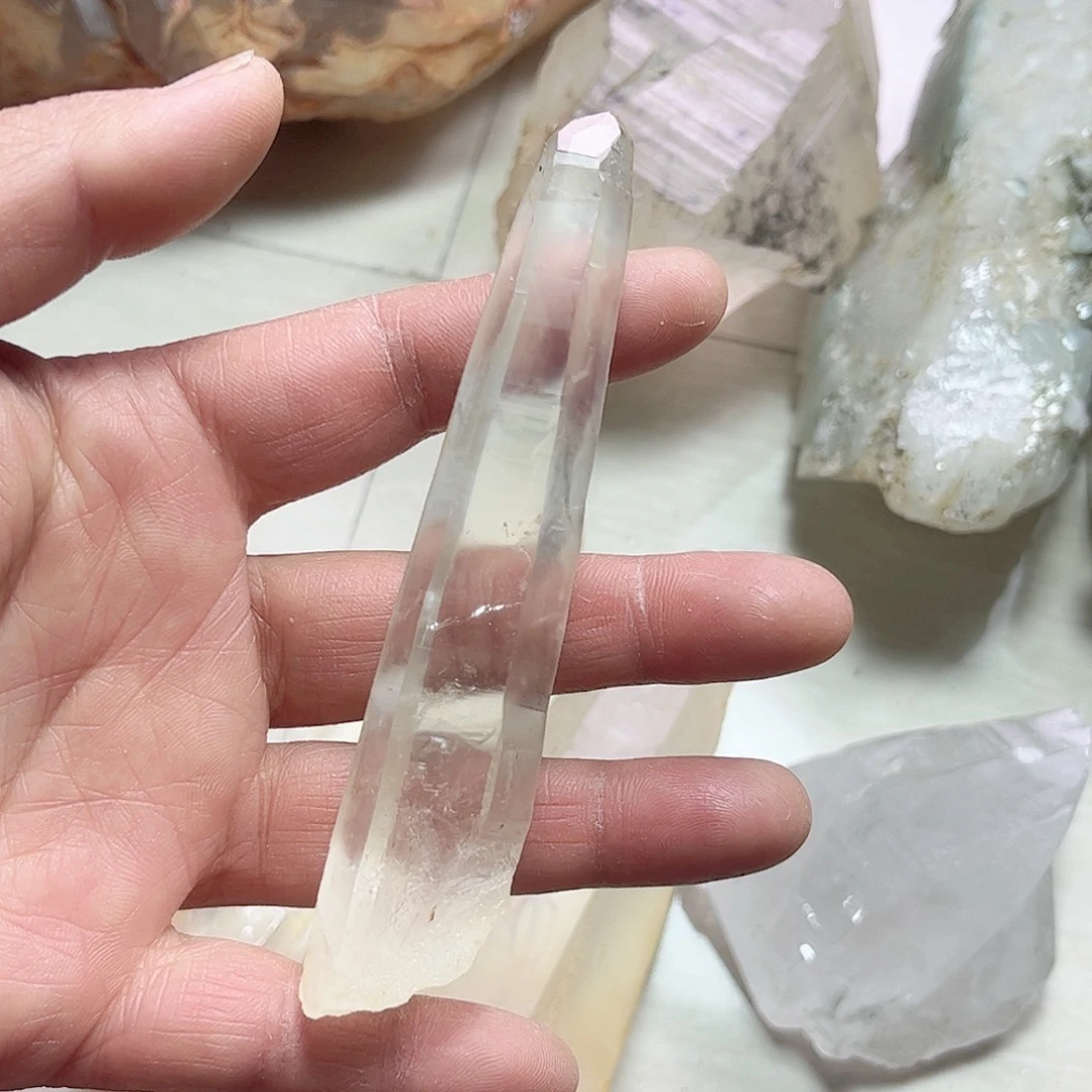 水晶天然水晶原石未镶嵌闪****?