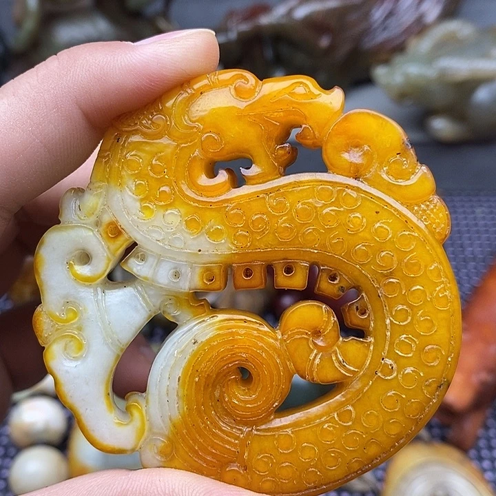 未镶嵌蛇纹石玉颈饰