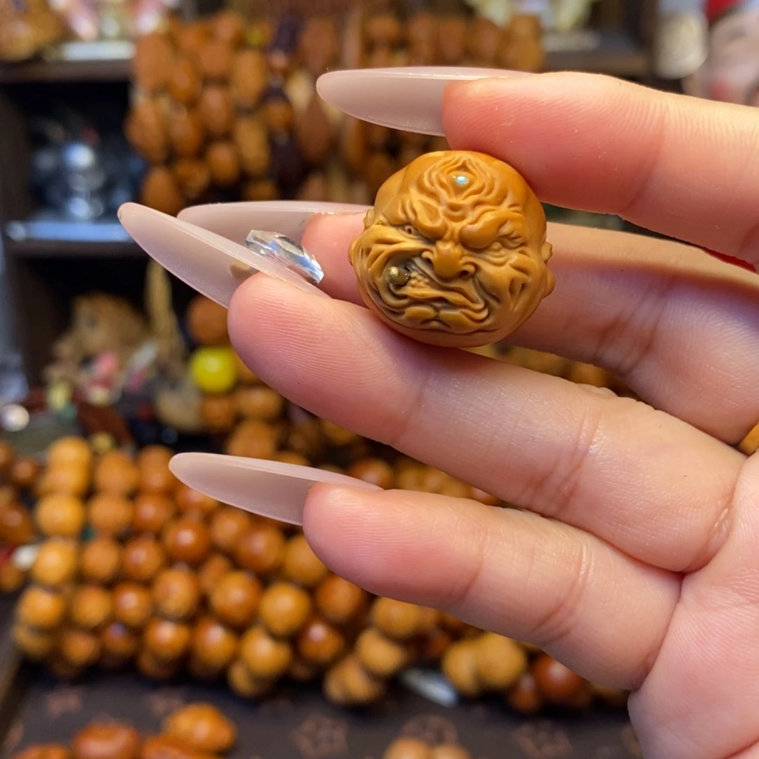 橄榄核吊坠2.35恶僧