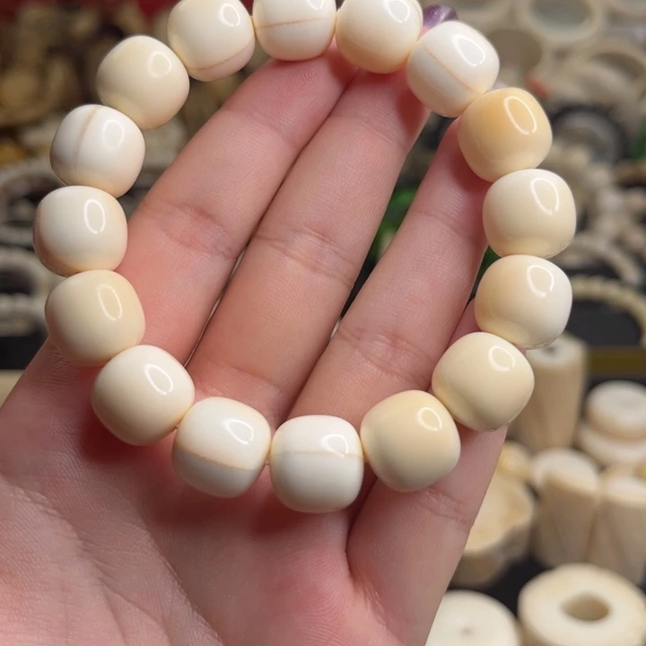 硅胶合金天然保真46.7一线天
