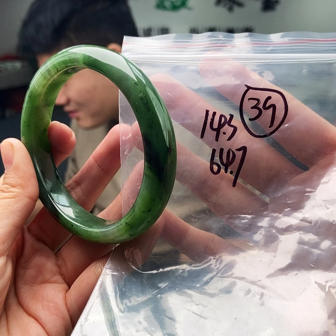 和田玉未镶嵌手镯拍一发一