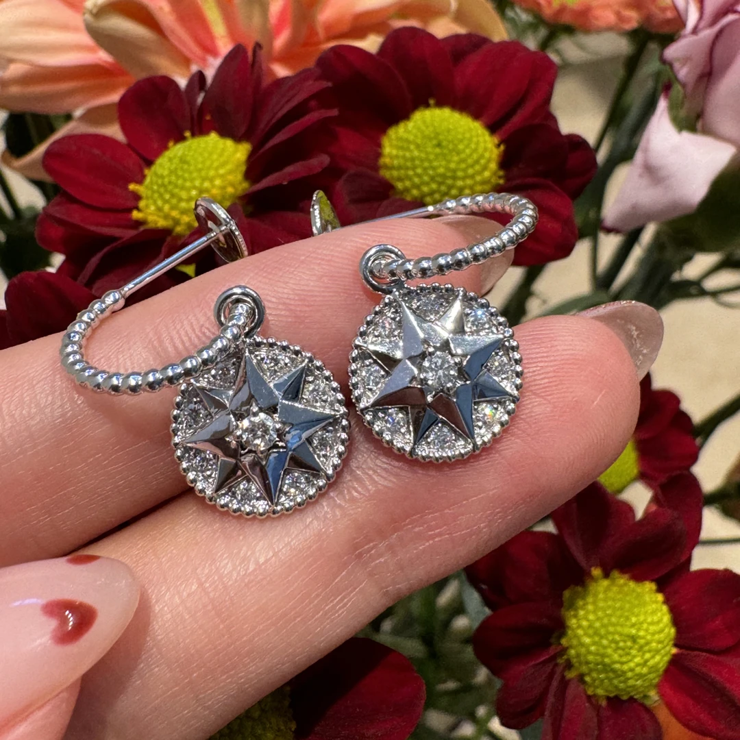 实验室培育钻石18K白金八芒星玫瑰罗盘钻石耳钉设计款气质出众