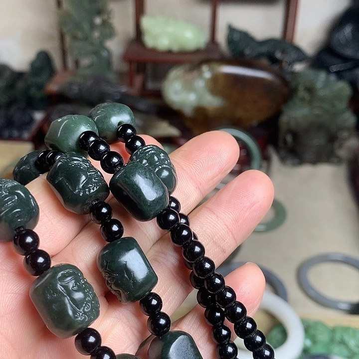 福***居和田玉未镶嵌手镯