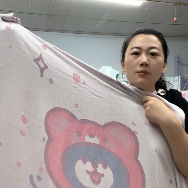 瑕疵款蓝色草莓熊