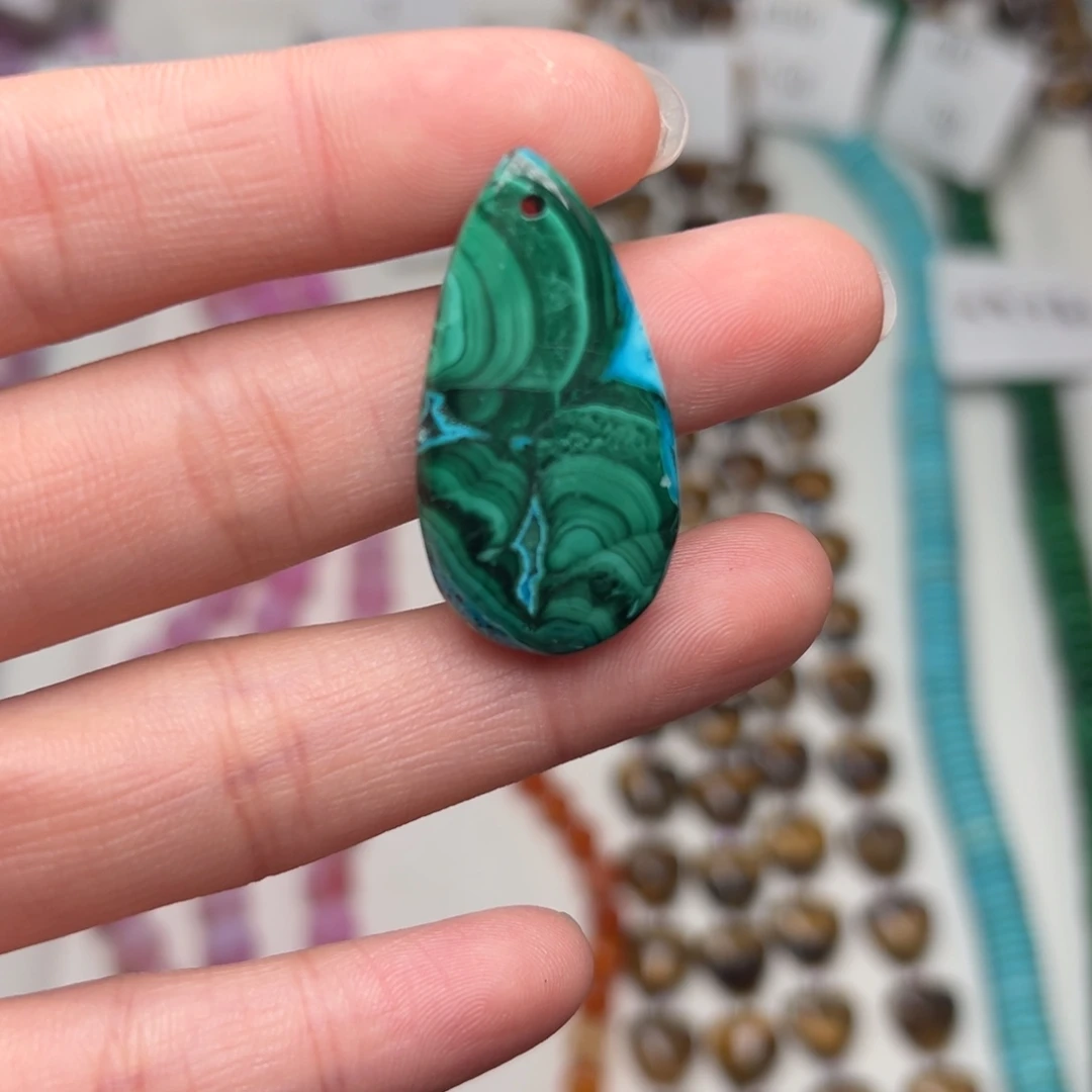 玛瑙/玉髓合金珠宝半成品K361。35*18mm硅孔雀石吊坠一个