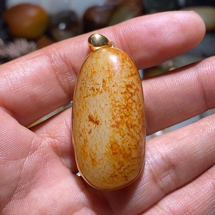 和田玉18K金镶嵌吊坠(不含链)