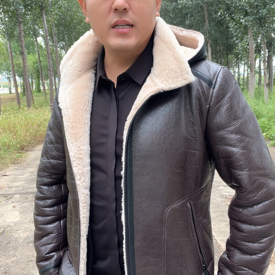 咖色帽款皮毛一体