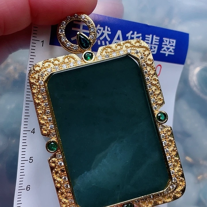 吊坠(不含链)未镶嵌翡翠