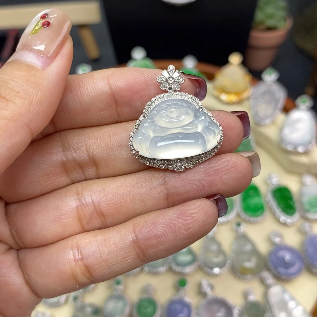 翡翠颈饰18K金镶嵌A货翡翠