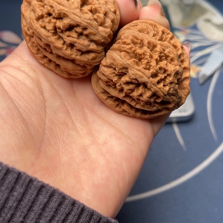 文玩核桃把件粗筋42