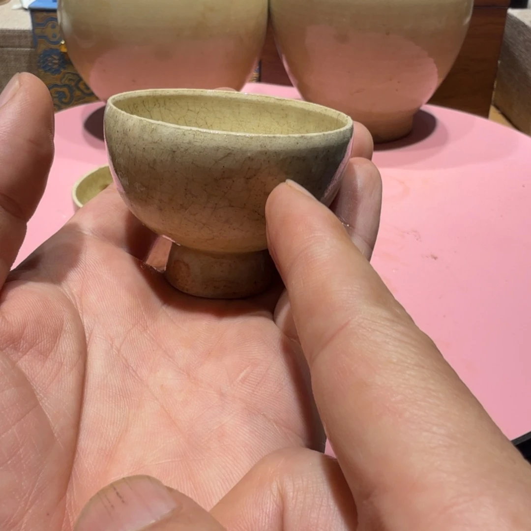 陶其他漂亮的小瓷瓶子