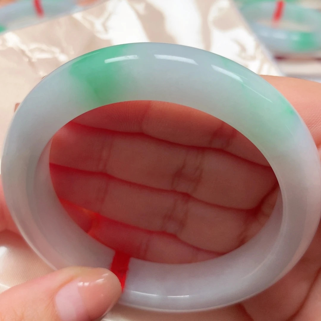 翡翠未镶嵌手镯29细腻白底青