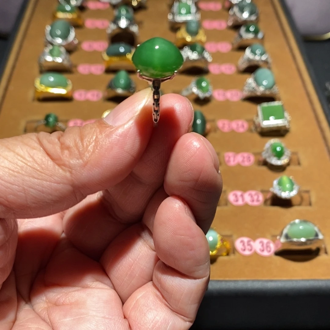 和田玉未镶嵌戒指