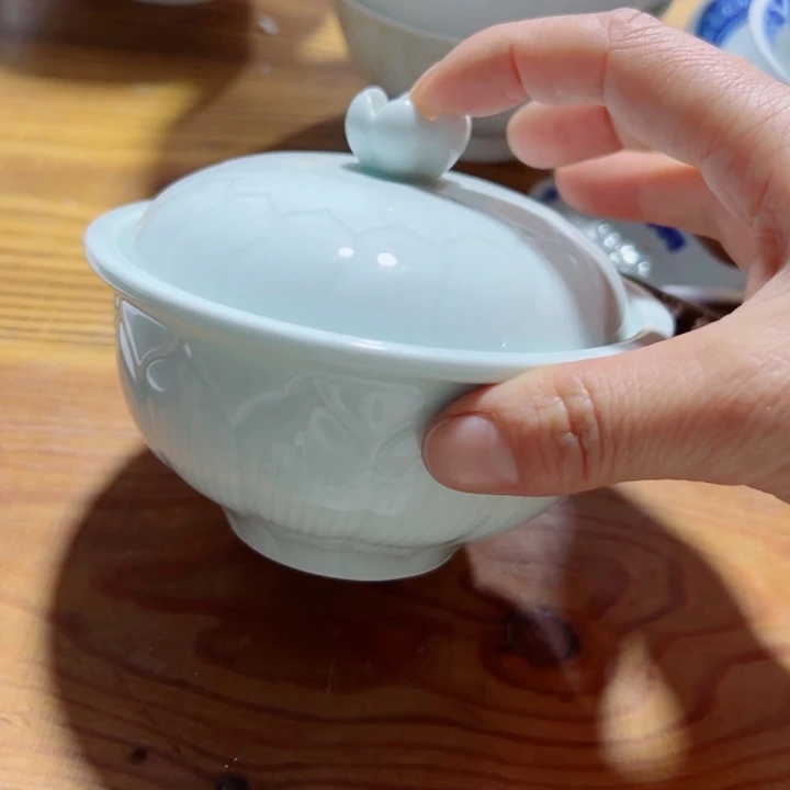 碗雕刻荷花小炖盅