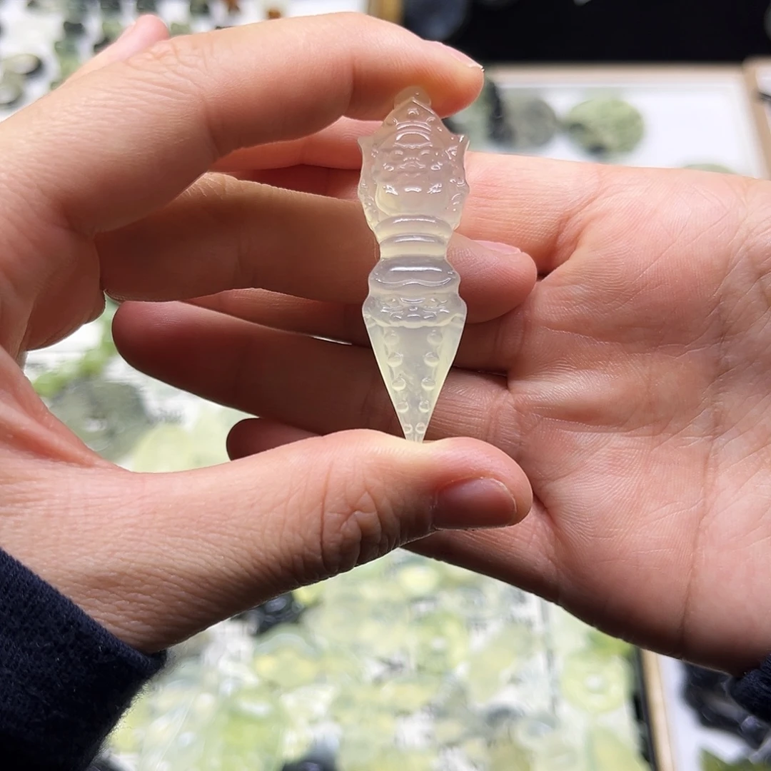 岫玉未镶嵌吊坠(赠链)