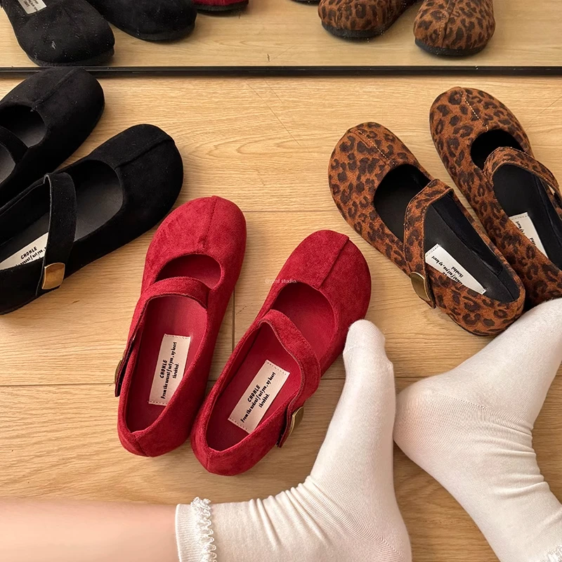 复古法式平底浅口单鞋女2025年新款春夏季配裙子百搭玛丽珍乐福鞋