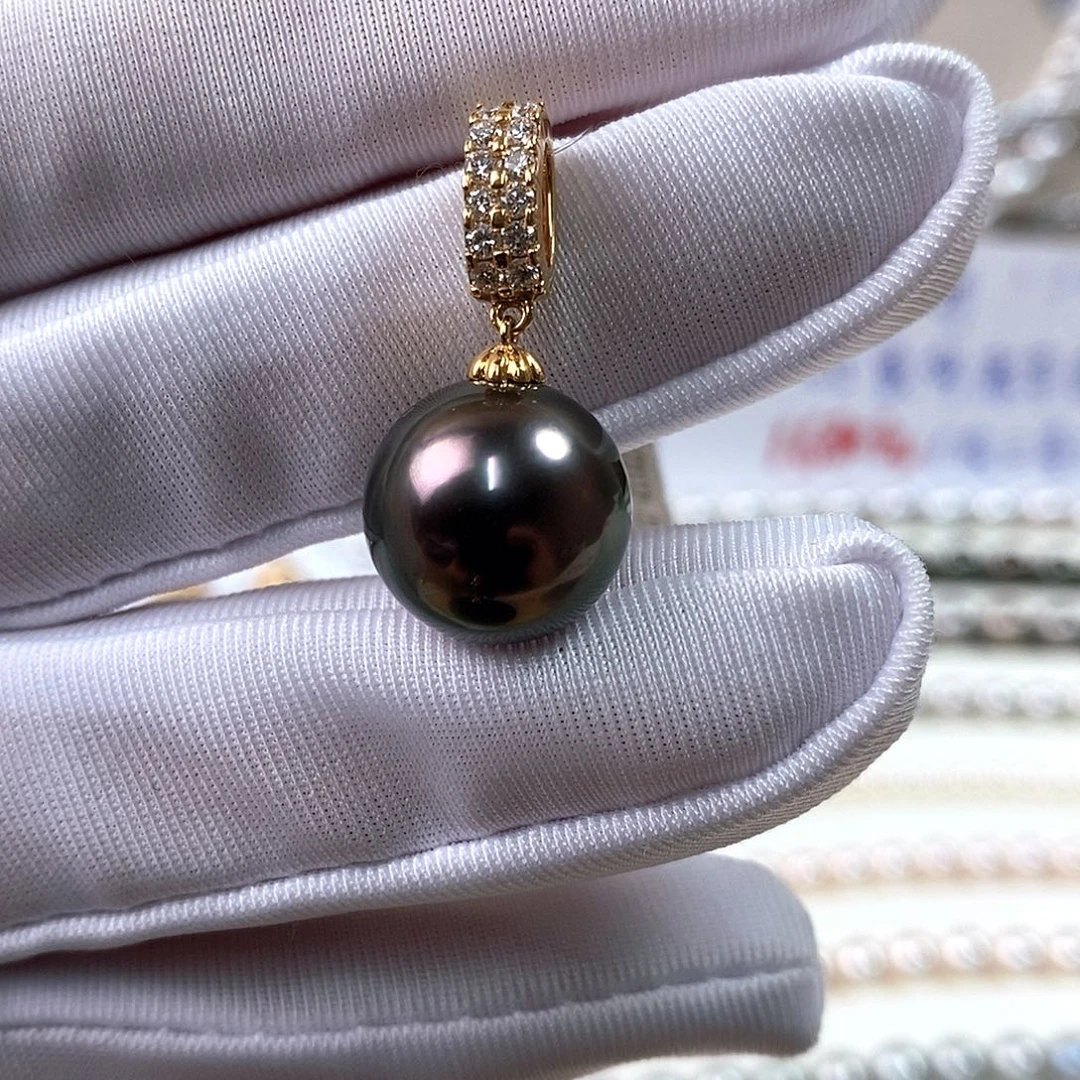 吊坠(不含链)未镶嵌海水珍珠13-14mm大溪地孔雀绿吊坠（无暇品质）