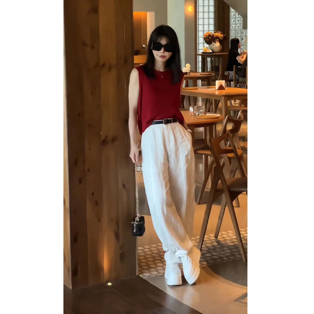 2025年夏季红色小众设计感上衣白色阔腿裤微胖显瘦气质穿搭两