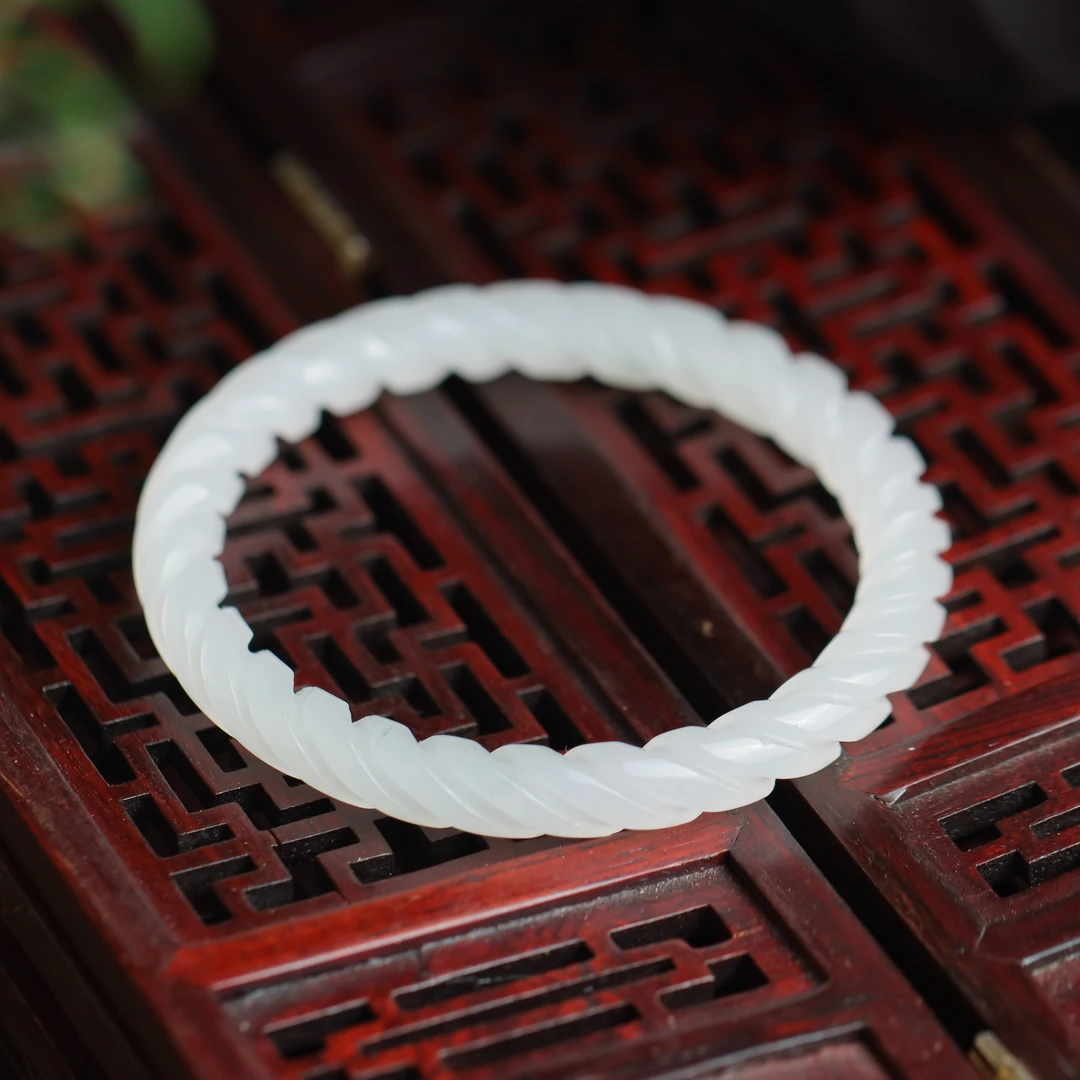 金丝玉圆条麻花时尚精致个性送礼女款手镯