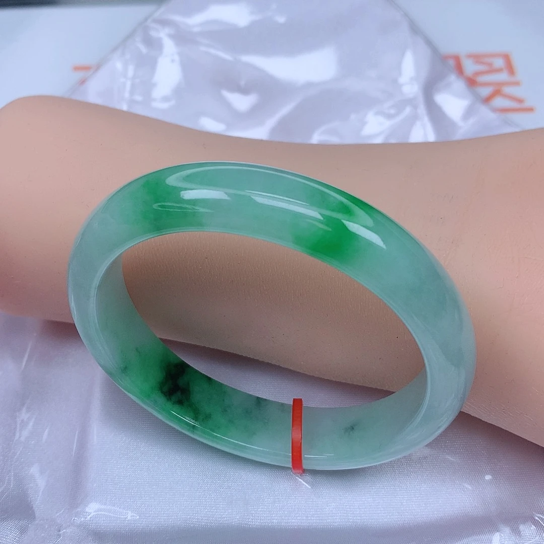 【闪购商品】未镶嵌手镯（贵妃镯）翡翠，54