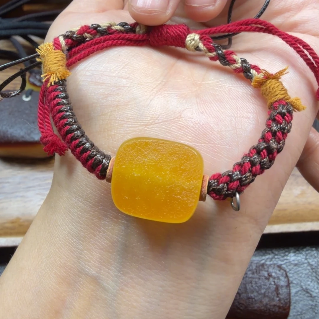 琥珀未镶嵌吊坠(赠链)