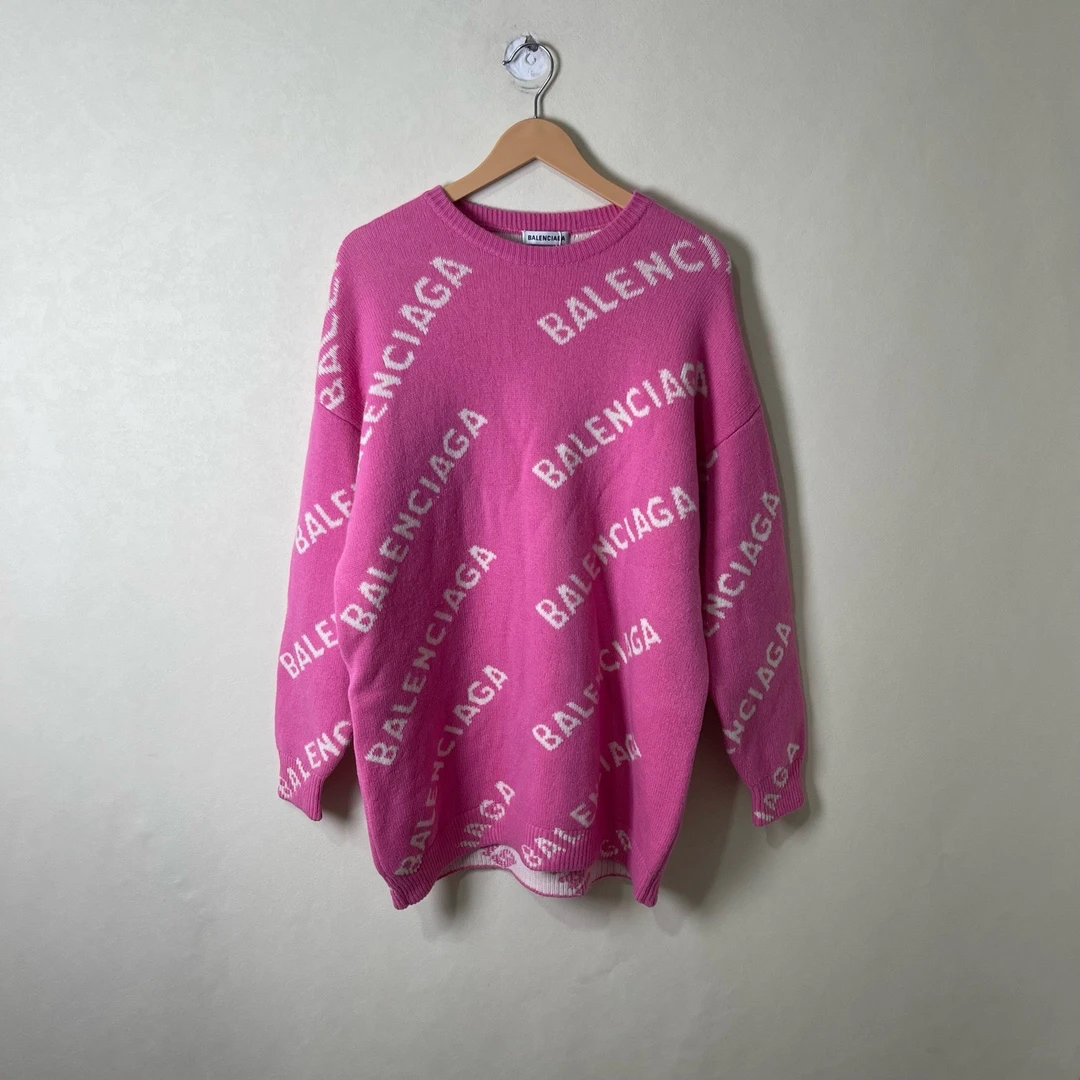 99新 Balenciaga/巴黎世家 99新粉色满印logo弹幕毛衣 XS码