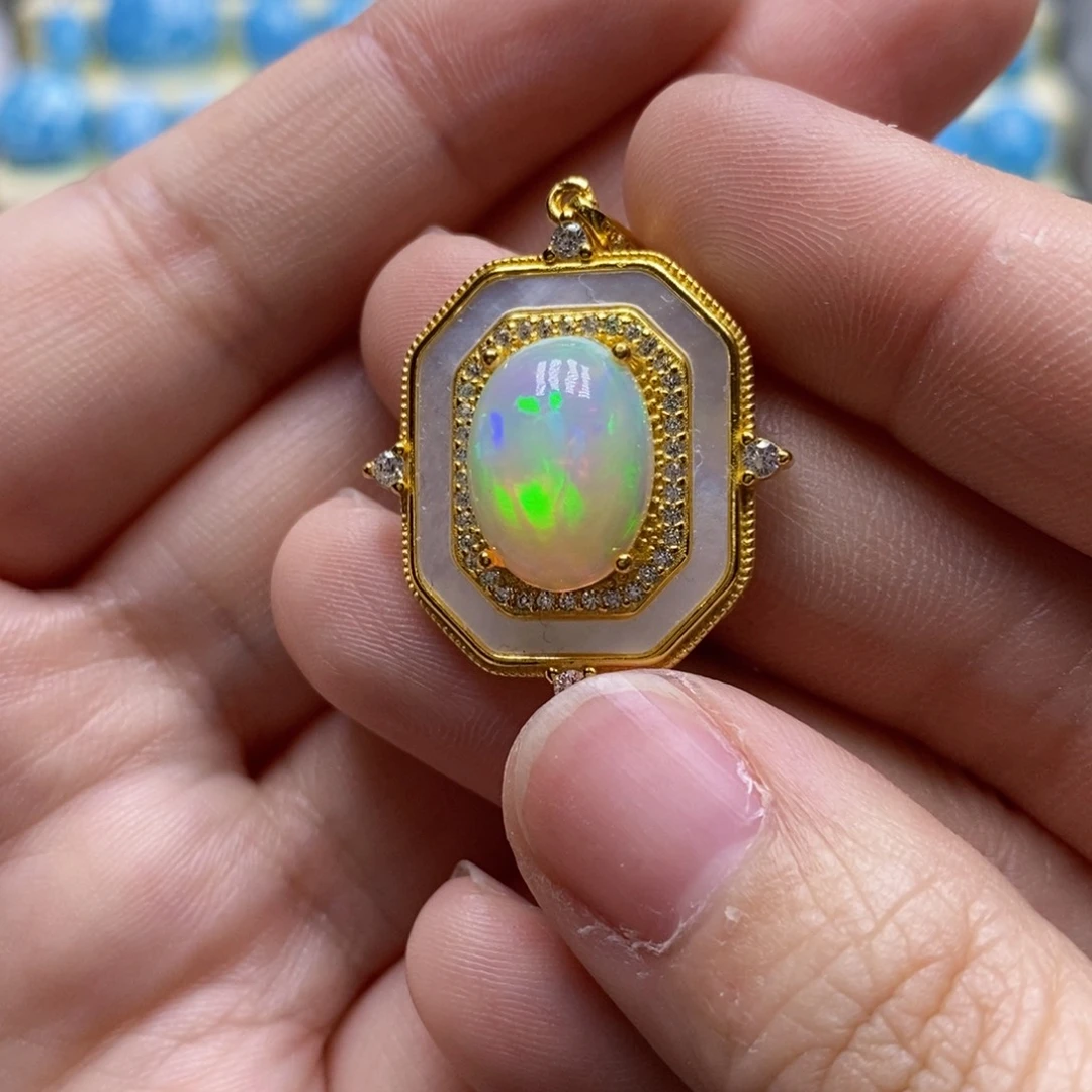 未镶嵌颈饰水晶小****a