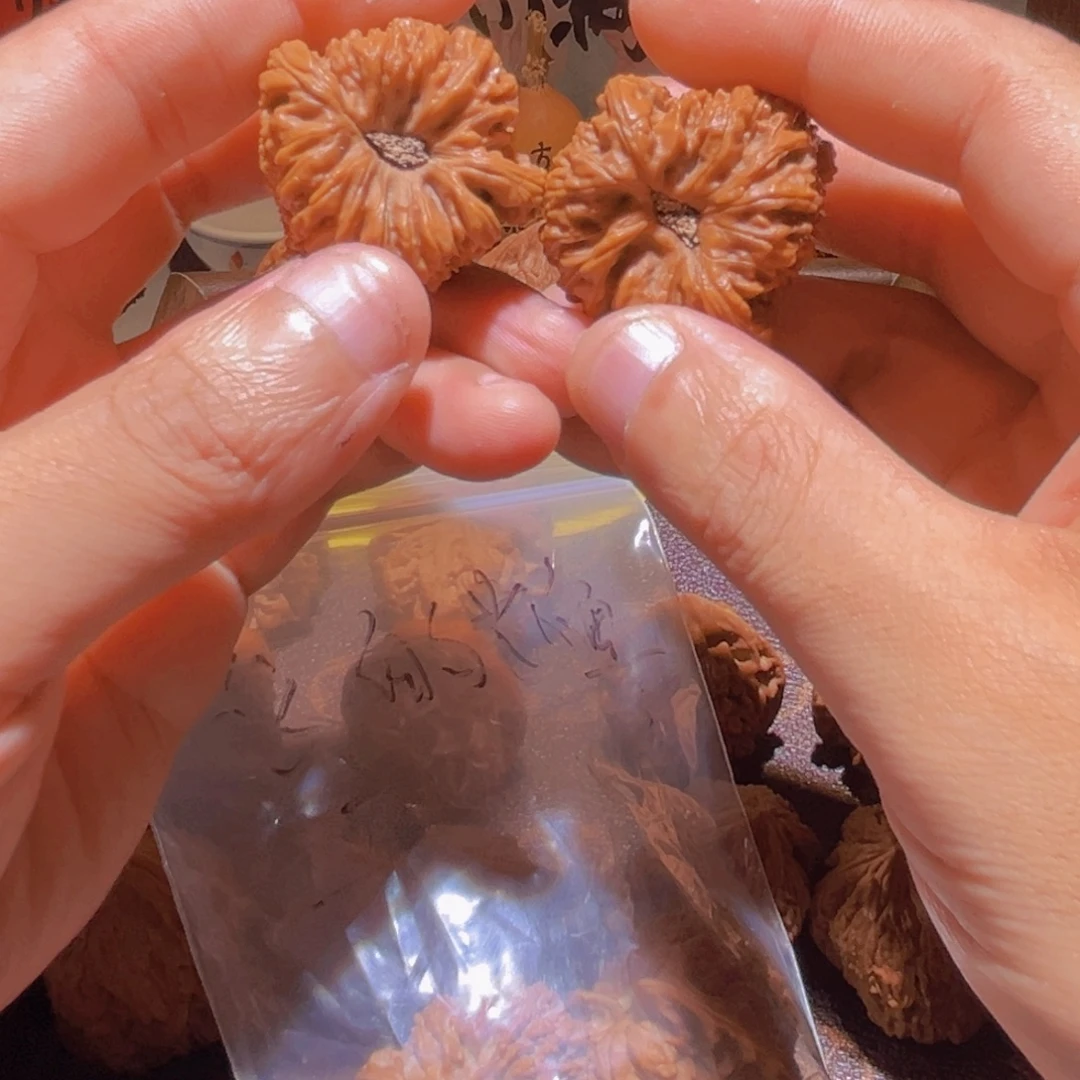 东***子瑞麟文玩核桃血麒麟