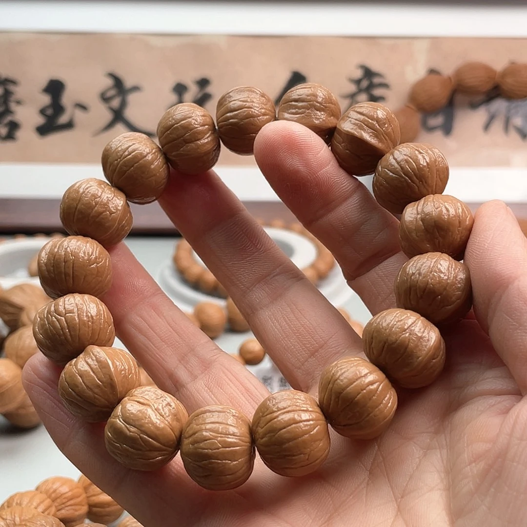 核桃H***?老树猴头手串龙脊
