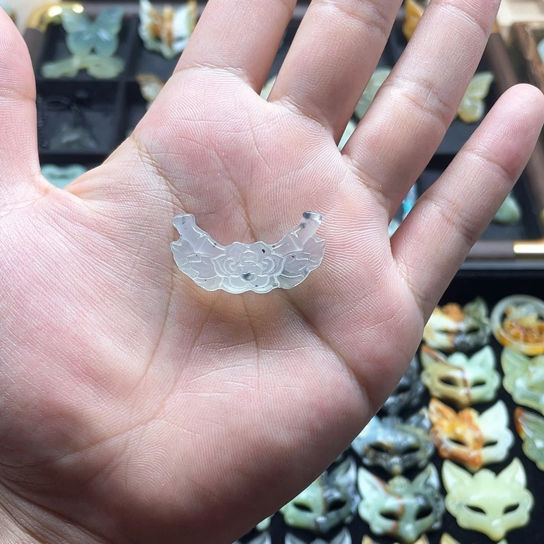 未镶嵌蛇纹石玉颈饰