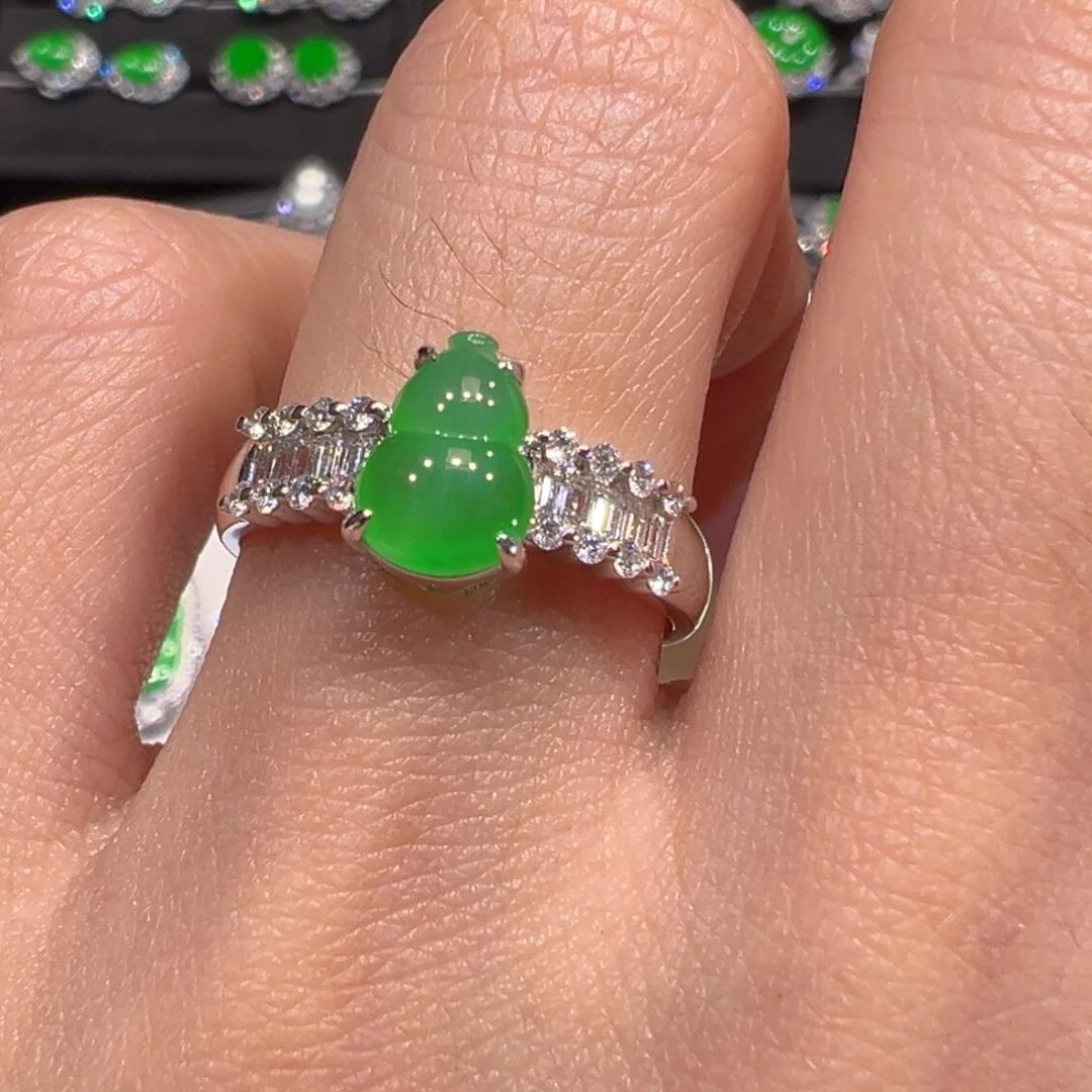 翡翠18K金镶嵌戒指收到货48小时鉴赏期