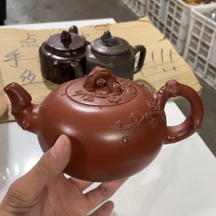 老厂紫砂壶一件。