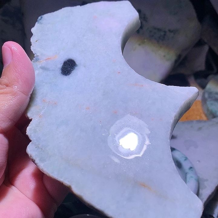 颈饰未镶嵌翡翠边角料