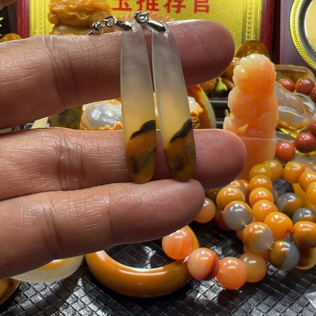 石英质玉未镶嵌颈饰