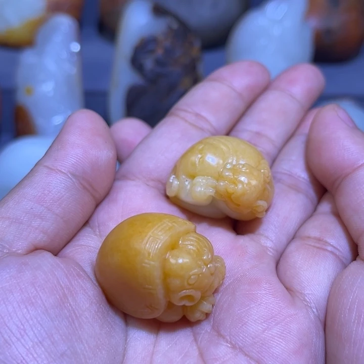 芜***子和田玉未镶嵌颈饰