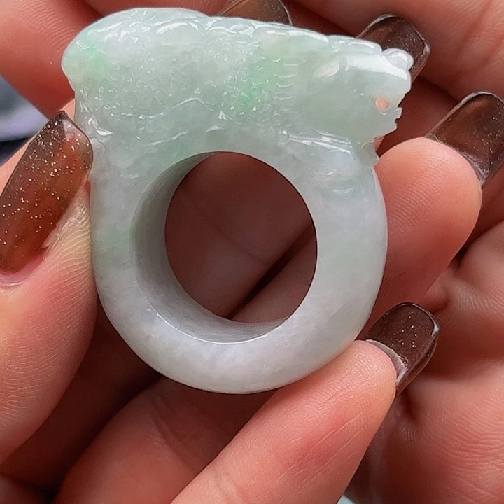 翡翠未镶嵌颈饰挂件