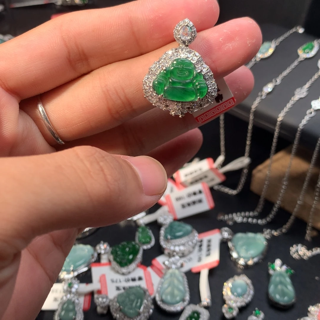 吊坠(不含链)未镶嵌翡翠