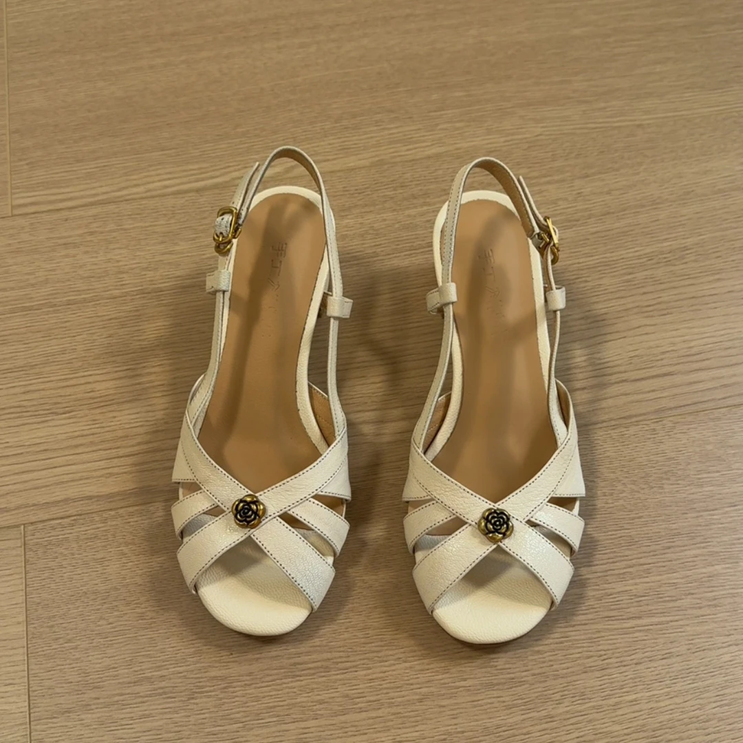 山茶花凉鞋女2025新款中粗跟一字带凉鞋