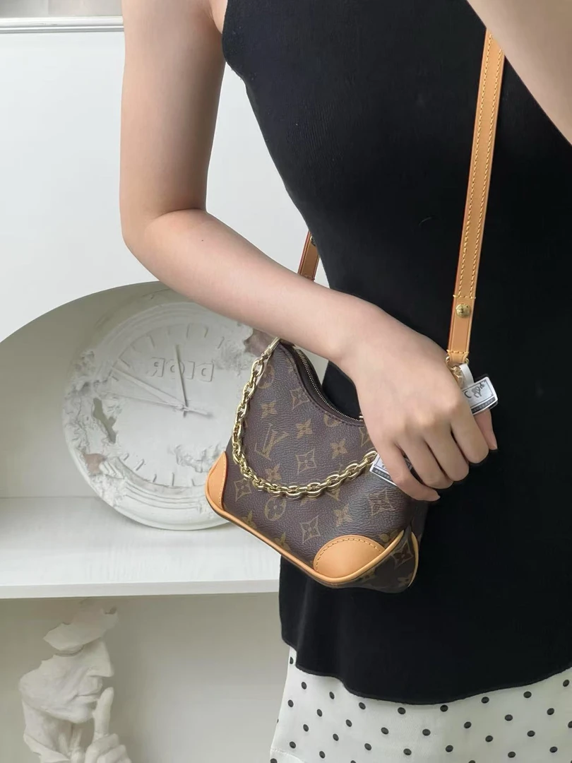 99新 LouisVuitton/路易威登 黄牛角nano单肩包/甄选