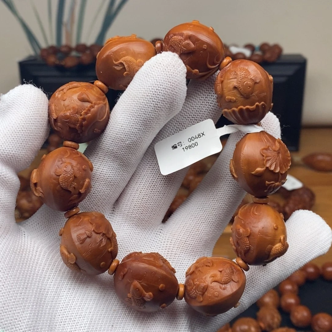 手串橄榄核许忠英老师锦鲤戏莲