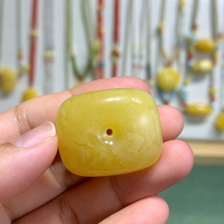 蜜蜡未镶嵌颈饰吊坠