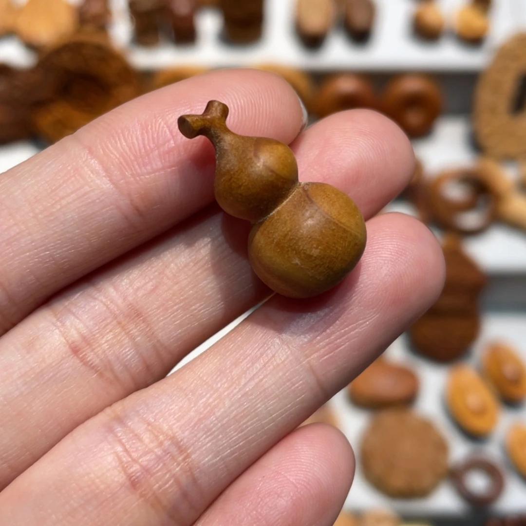 【闪购商品】檀香木吊坠L***露小吊坠奶香